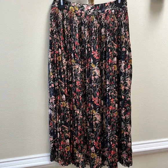 New Women’s Scotch & Soda Pleated Floral Print MidiSkirt!!🔥🔥🔥